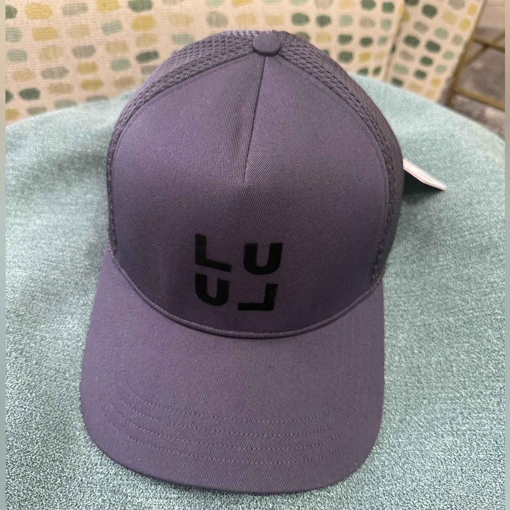 Trucker Hat ‘Stack